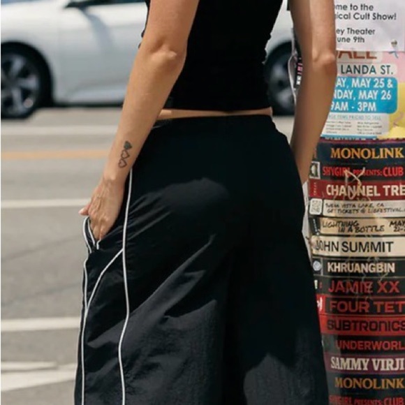 NWOT Black Wide Leg Nylon Drawstring Women's Pants - Picture 2 of 6